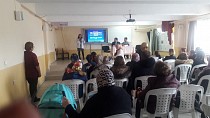 Burhaniye'de sağlık müdürlüğü ekibi velileri bilgilendirdi