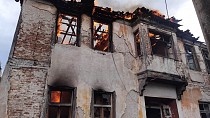 Edremit’te Metruk Bina yandı  - haberi