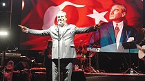 20. Ayvalık Uluslararası Zeytin Hasat ve Turizm Festivali’nde müzik dolu gece...