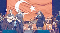 MOD10’un sesi, Akçay Kordon’da yankılandı