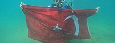 AKIN, GENÇLERLE BİRLİKTE 19 MAYIS RUHUNU DENİZ ALTINA TAŞIDI