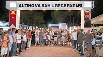 ALTINOVA'NIN CAZİBE MERKEZİ: SAHİL GECE PAZARI YENİ YÜZÜYLE AÇILDI... - haberi