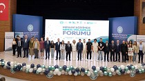 BAKAN YARDIMCISI BOYRAZ, 'MESLEKİ EĞİTİMDE GÜNCEL YAKLAŞIMLAR FOROMU'NDA ÖĞRENCİLERLE BULUŞTU