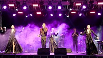 AYVALIK’TA YAZ KONSERLERİ KAPSAMINDA MOD10 VE AYHAN ERDEN RÜZGARI ESTİ