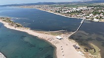 AYVALIK’TA YENİ KUM ADASI PLAJI HİZMETE AÇILDI