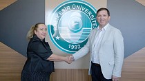 BALIKESİR ÜNİVERSİTESİ TIP FAKÜLTESİNDE DEKANLIK DEVİR TESLİM TÖRENİ GERÇEKLEŞTİRİLDİ