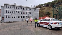 BALIKESİR VALİLİĞİ KOORDİNESİNDE OKULLARIMIZDA GÜVENLİ EĞİTİM-ÖĞRETİM ÇEVRESİ İÇİN DENETİMLER KESİNTİSİZ SÜRÜYOR
