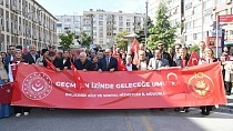 BALIKESİR’DE YAŞLILAR GÜNÜ KORTEJİ DÜZENLENDİ