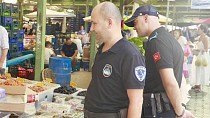 BURHANİYE’DE PAZAR YERLERİNDE DENETİMLER SÜRÜYOR