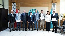 BALIKESİR ÜNİVERSİTESİ TURİZM FAKÜLTESİNE TURAK AKREDİTASYON BELGELERİ TAKDİM EDİLDİ