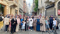 ÇAMDİBİ MAHALLESİ'NDEN KADINLAR İSTANBUL'UN TARİHİ MEKANLARINA HAYRAN KALDI - haberi