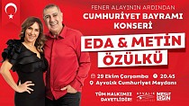Cumhuriyet Coşkusu Ayvalık’ta Eda Metin Özülkü Çiftiyle Taçlanıyor
