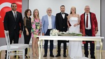 Edremit Belediye Başkanı Mehmet Ertaş, ilk nikahı kıydı - haberi