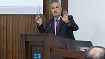 EDREMİT BELEDİYE MECLİSİ CUMHUR İTTİFAKI GRUP SÖZCÜSÜ MURAT TUNA, BÖYLE BELEDİYE YÖNETİLMEZ