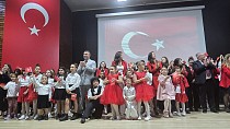 EDREMİT GİRNE KOLEJİ’NDEN MUHTEŞEM 29 EKİM KUTLAMASI!