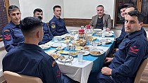 EDREMİT KAYMAKAMI AHMET ODABAŞ, SAHİL GÜVENLİK PERSONELİ İLE İFTAR SOFRASINDA BULUŞTU!