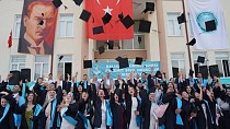 EDREMİT SİVİL HAVACILIK YÜKSEKOKULU’NDA MEZUNİYET COŞKUSU