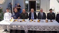 EDREMİT'TE SICAK BAYRAMLAŞMA...