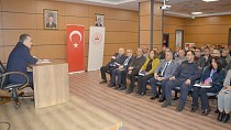 EDREMİT’TE 2025 YILI SONU MUHTARLAR DEĞERLENDİRME TOPLANTISI GERÇEKLEŞTİRİLDİ