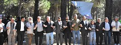 EDREMİT’TE BİNLERCE YÜREK TEK HALAYDA BULUŞTU!