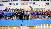 EDREMİT’TE GENÇLİK HAFTASI VOLEYBOL TURNUVASINDA ÖDÜLLER SAHİPLERİNİ BULDU