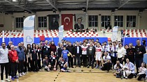EDREMİT’TE ÖĞRETMENLER GÜNÜ VOLEYBOL TURNUVASI SONA ERDİ - haberi