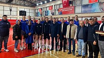 GENÇ BAŞKAN, FUTBOL VE VOLEYBOL TAKIMLARINI ZİYARET ETTİ - haberi