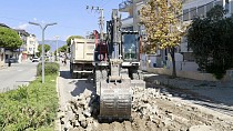 BURHANİYE'DE FEN İŞLERİ EKİPLERİ SAHADA ÇALIŞMALARINI SÜRDÜRÜYOR