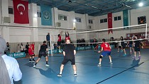 İVRİNDİ'DE VOLEYBOL HEYECANI BAŞLIYOR
