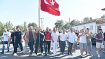 İVRİNDİ’DE AHMET AKIN’A DAVULLU ZURNALI KARŞILAMA