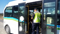 JANDARMA TRAFİK TİMLERİ, ŞEHİR İÇİ YOLCU TAŞIYAN ARAÇLARI DENETLEDİ