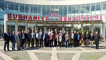 MUHTARLAR BURHANİYE BELEDİYESİNDE BİR ARAYA GELDİ