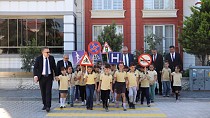 EDREMİT’TE TRAFİK VE İLK YARDIM HAFTASI PROGRAMI GERÇEKLEŞTİRİLDİ