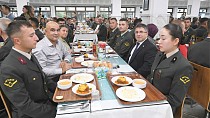 REKTÖR OĞURLU, GAZİLER GÜNÜ PROGRAMINA KATILDI