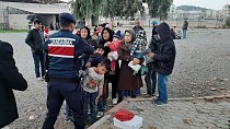 Ayvalık’ta Afganistan uyruklu 85 düzensiz göçmen ve 2 organizatör zanlısı yakalandı - haberi