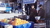Balya Belediye Başkanı Osman Kılıç, 24 yıl önce portakal satarken fotoğrafını yayınladı  - haberi