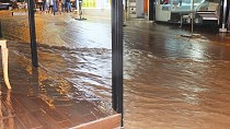 Bandırma'da 15 dakikalık yağış sele dönüştü  - haberi