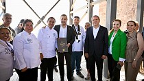 Başkan Akın ve eşi Arbil Akın, GastroFest’e katıldı - haberi