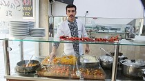 Burhaniye’de Samet Uzun diplomalı aşçı oldu - haberi