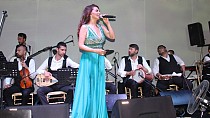 Ebru Yaşar sevilen şarkılarını seslendirdi  - haberi