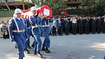 Kalp krizi geçirerek hayatını kaybeden Binbaşı Demir’e askeri tören - haberi