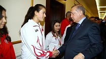Karesispor'lu Melek Sarı, Türkiye şampiyonu  - haberi