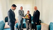 KAYMAKAM ENVER ÖZDERİN ŞEHİT VE GAZİ AİLELERİNİ ZİYARET ETTİ - haberi