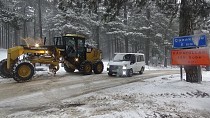Kazdağları’nda kar yağışı trafiği olumsuz etkiliyor  - haberi