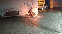 Park halindeki motosikleti yaktılar  - haberi
