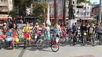 Süslü Kadınlar Bisiklet Turu renkli görüntülere sahne oldu - haberi
